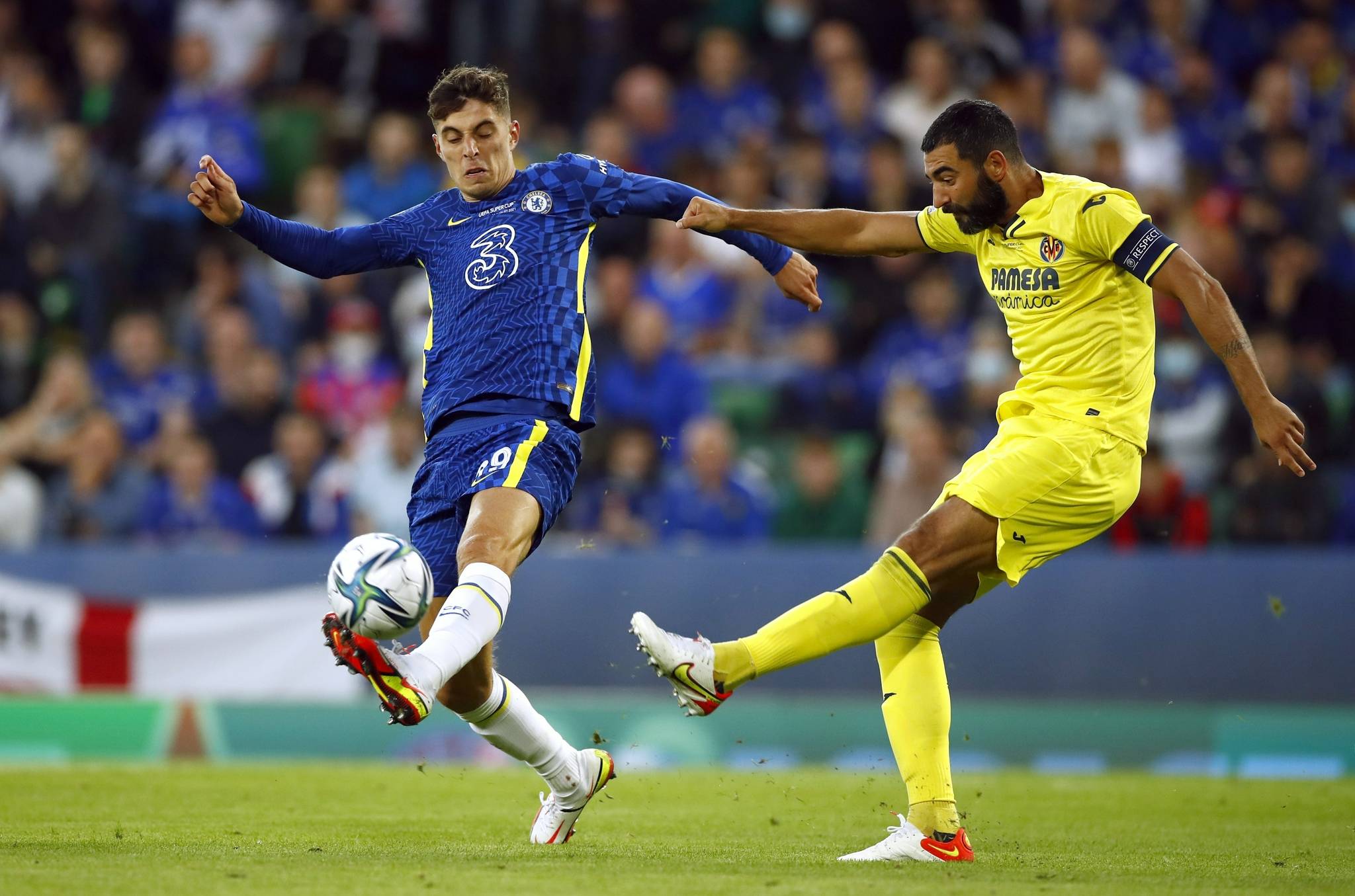 里尔曾与包 里尔曾与包