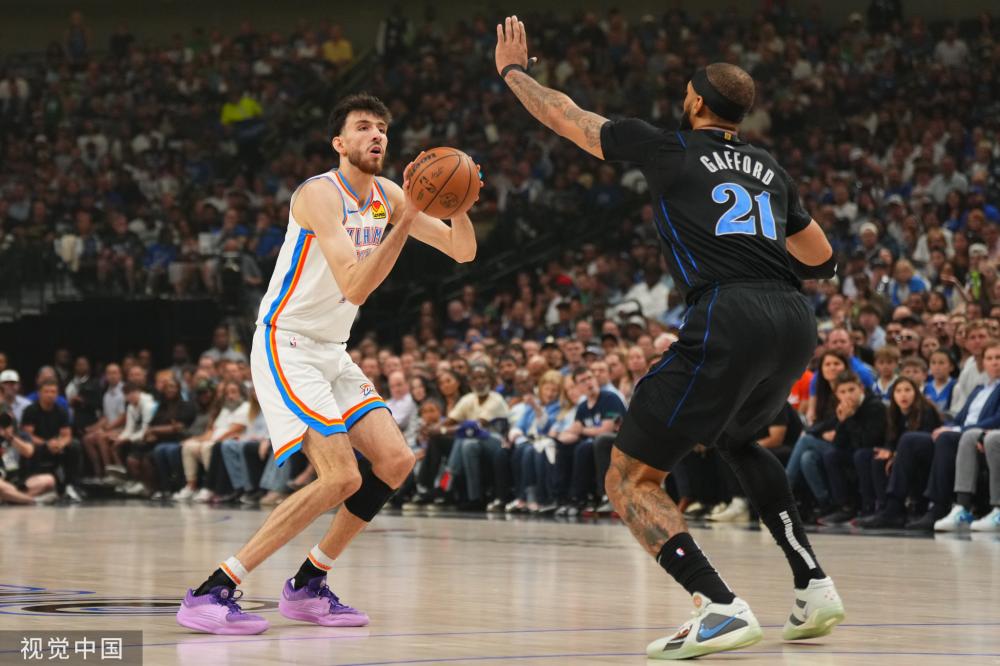 色的表现而 色的表现而